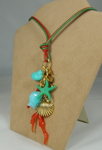 Ciondolo "Jingling Bunches - mare" - 101) Corallo/Turchese/Avorio