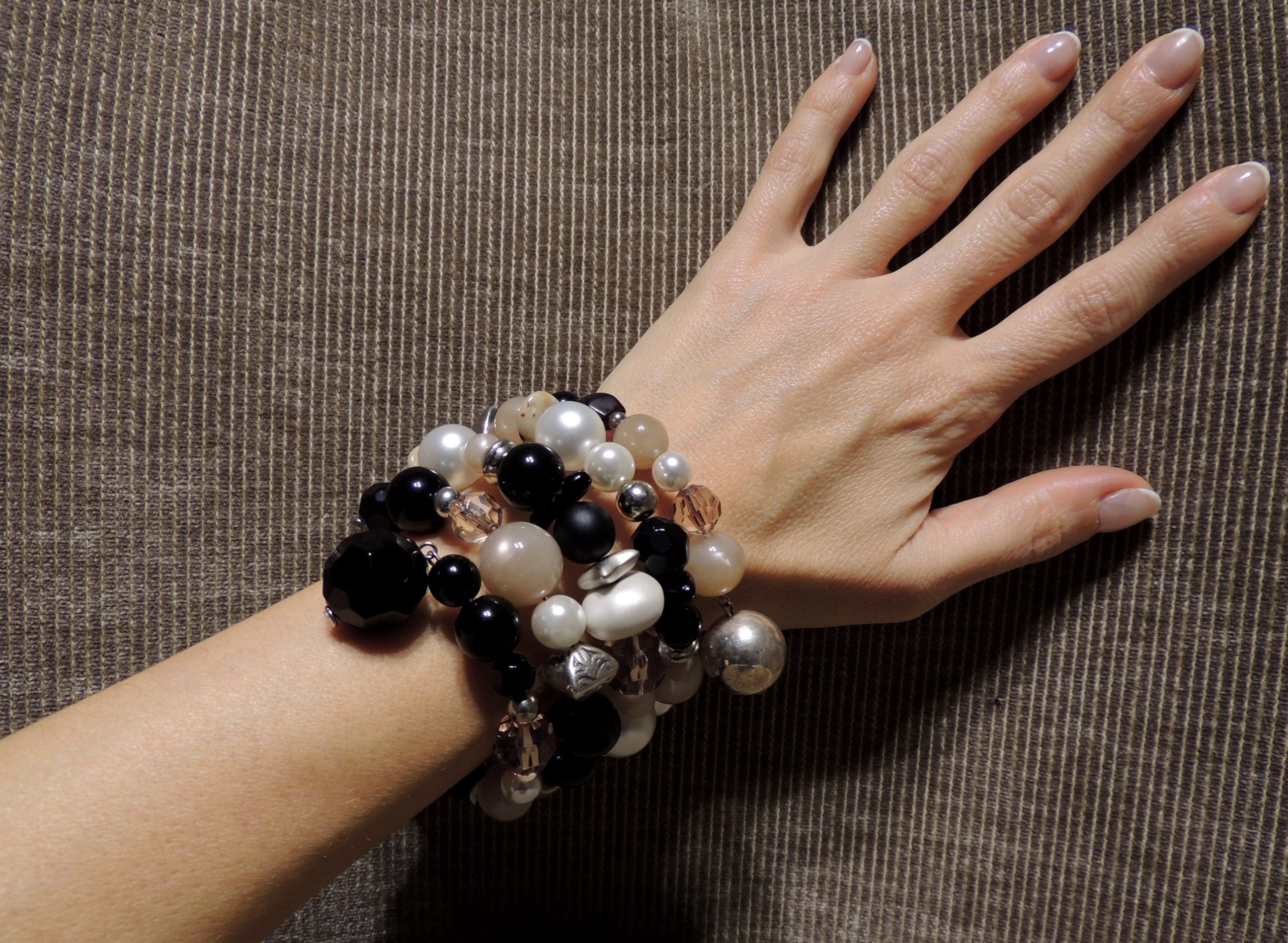 Bracciale spirale alto - 51/P1) Beige/Nero/Perla