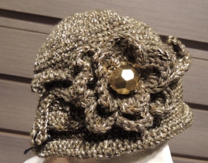 Cappellino fiori lurex - oro - particolare del fiore