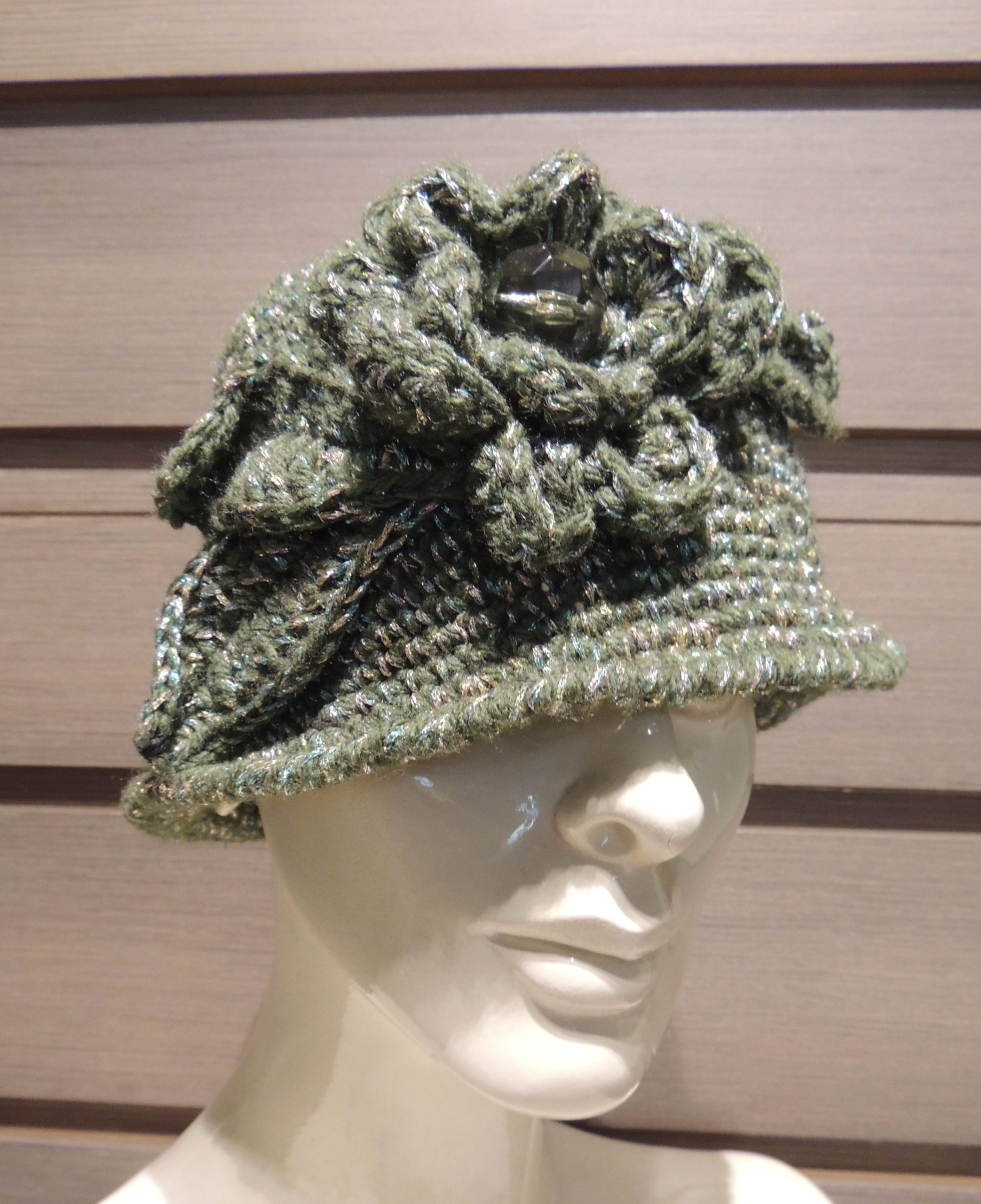 Cappellino fiori lana - 23) Verde Militare