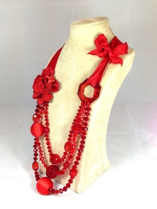 Collana Romantically Red - vista laterale