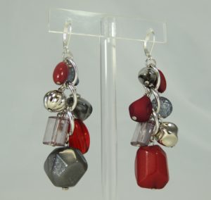Orecchini "Jingling Bunches" - 3 maglie  93) Grigio/Rubino