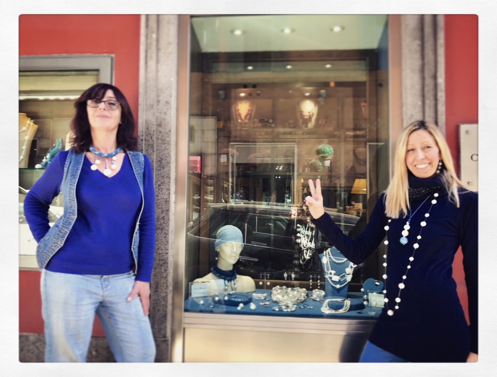 Sandra e Raffy presentano la Capsule Collection: "Pearls & Denim"