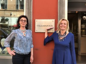 Sandra e Sabrina con creazioni preziose ed eleganti in Cristallo e pietre dure.