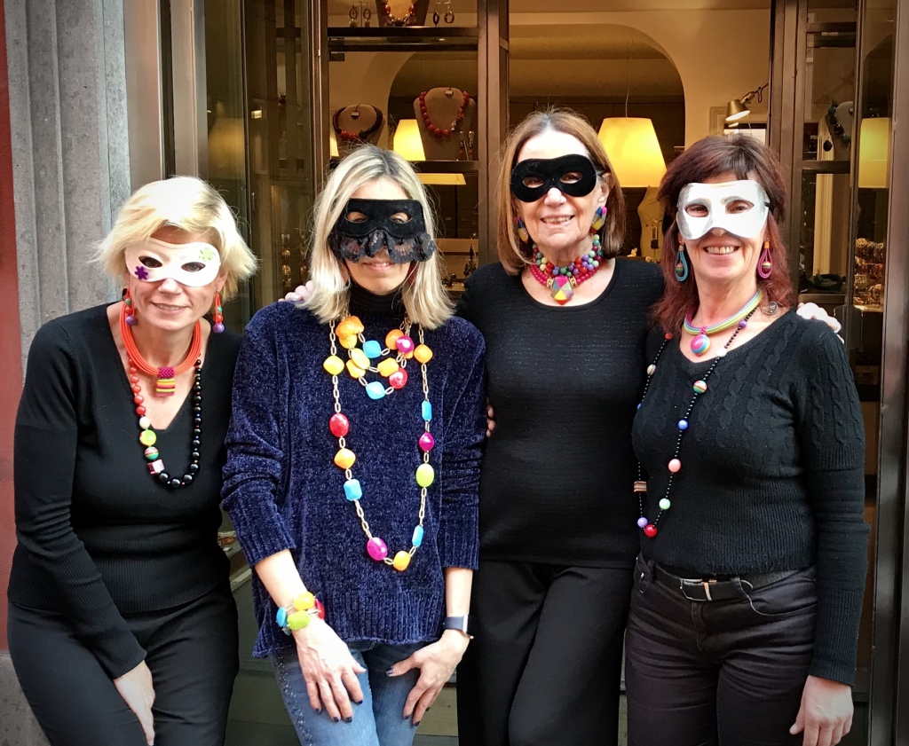 Cillabijoux's team in maschera!!!  Noi il carnevale lo interpretiamo così!