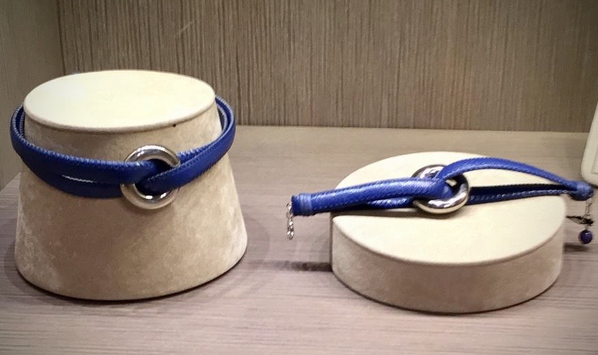 Collier de chain e bracciale fettuccia con cerchio metal   Nella nuance:   44-P/A) Jeans con cerchio argento