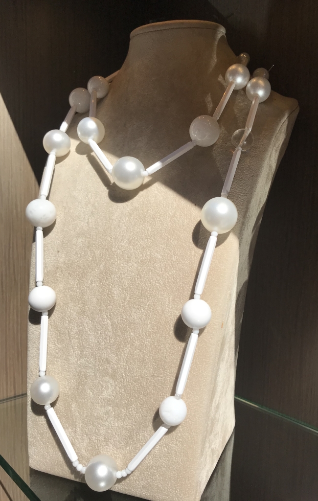 Girocollo e collana con sfere e cilindretti - con sfera metal - 02) Bianco con Perle
