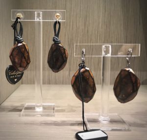 Orecchini piastra laccata e filato e Orecchini piastrina laccata   tutto nella nuance: 01/34) Nero/Marrone